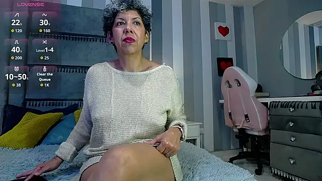 Julianewell online show from January 2026 12:33:02 PM