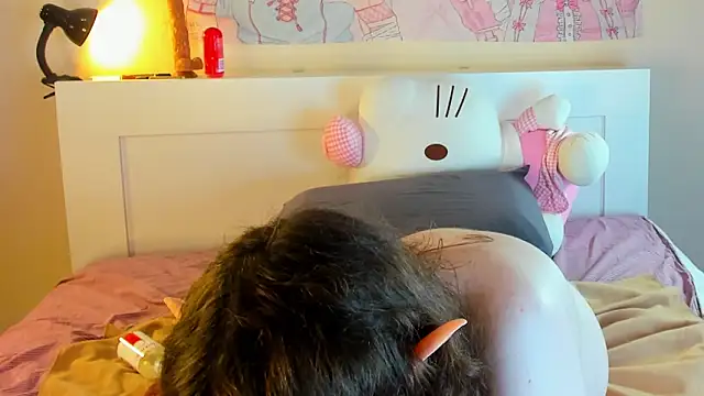 kuraii1  online show from December 2024 02:12:01 AM