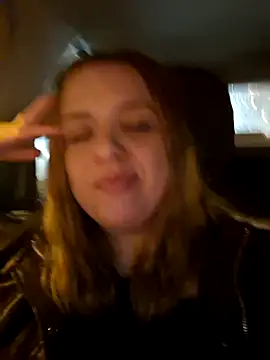 cansuozell online show from November 2025 03:01:02 PM