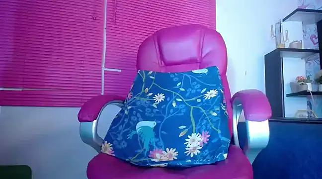 KOURTNEY-- online show from March 2025 07:23:02 AM