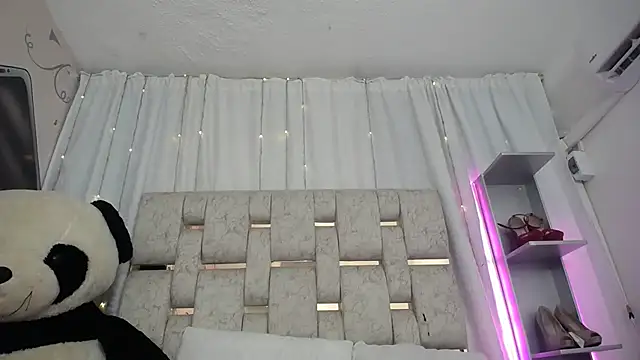 KOURTNEY-- online show from September 2025 02:22:02 AM