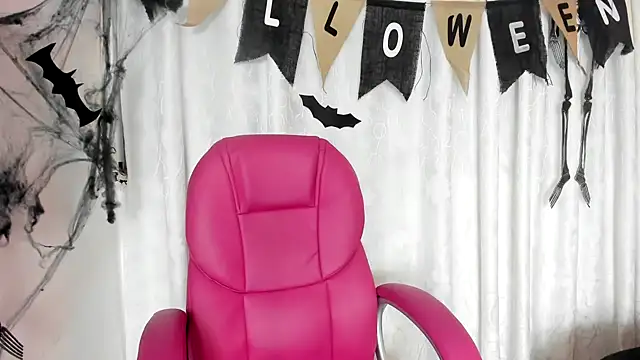 KOURTNEY-- online show from November 2025 02:13:01 AM