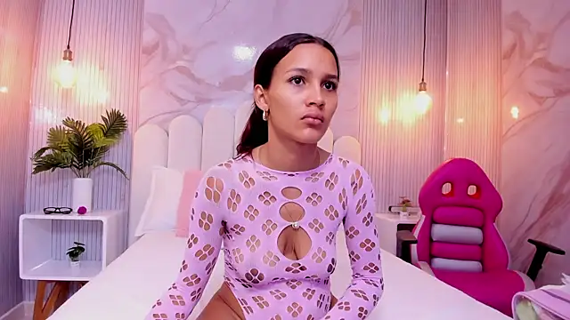 Carohorny4u online show from October 2025 01:21:01 PM