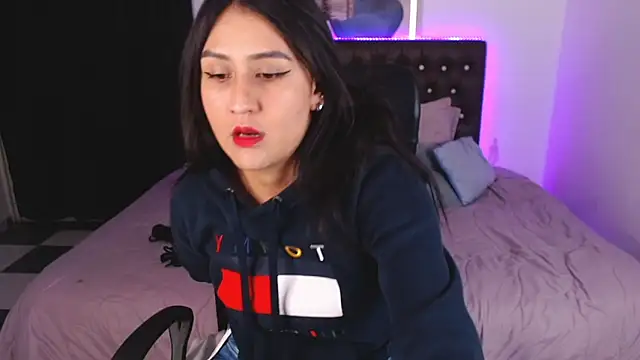 mia aira online show from March 2025 08:09:02 PM