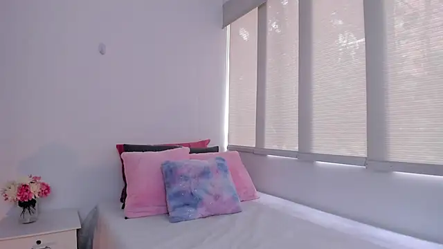 Brisa blue online show from February 2025 04:10:01 PM