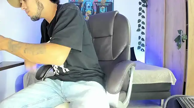 mikee scooth online show from March 2025 03:39:01 AM