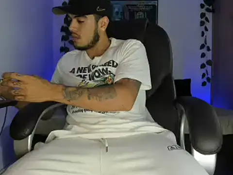 mikee scooth online show from March 2025 12:56:02 PM