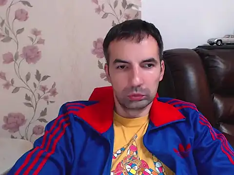 Leo 1617 online show from November 2025 06:17:01 PM