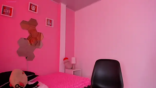 Karito-28 online show from December 2024 01:38:02 PM