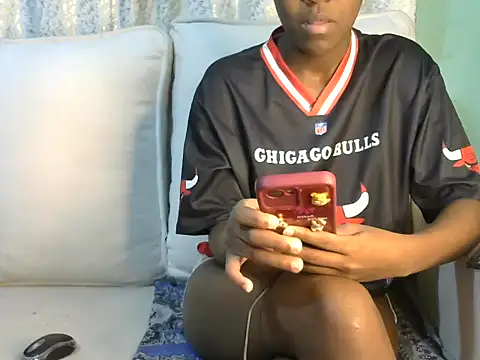 Caryyyl online show from November 2025 02:38:02 PM