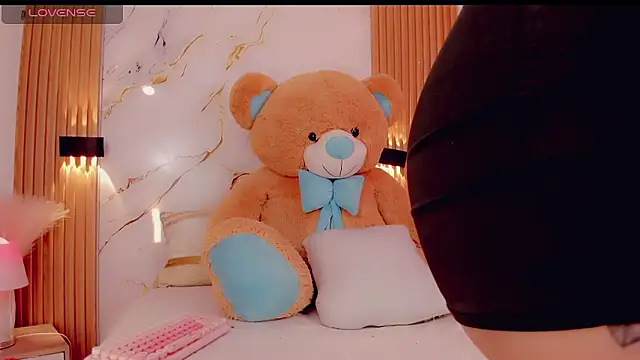 BrendaSquirtx online show from January 2026 05:28:02 PM