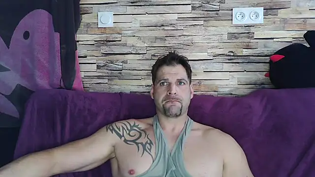 XxBigboybandxX online show from February 2025 04:35:01 PM