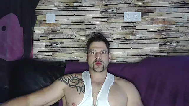 XxBigboybandxX online show from March 2025 05:35:02 PM