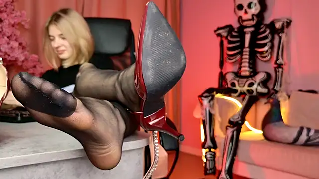 TinaDavil online show from October 2025 10:49:01 AM