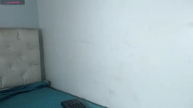 Snapshot of karolinee_66_ chatting on December 2024 10:37:01 AM karolinee 66 online show from December 2024 10:37:01 AM