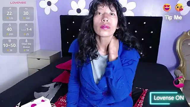 Snapshot of karolinee_66_ chatting on February 2026 04:19:02 AM karolinee 66 online show from February 2026 04:19:02 AM