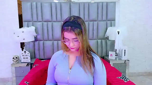 ZoehRoux online show from October 2025 04:04:01 AM