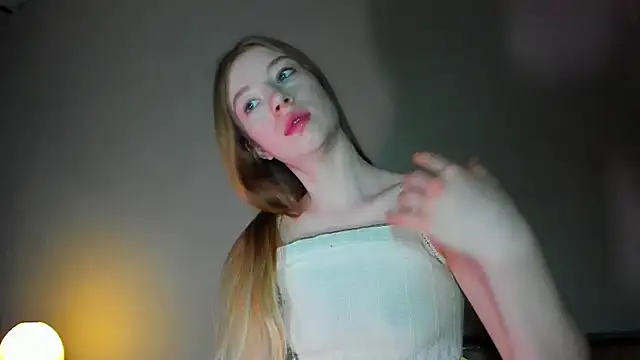 Snapshot of minidivaa_ chatting on April 2026 07:22:01 PM minidivaa online show from April 2026 07:22:01 PM
