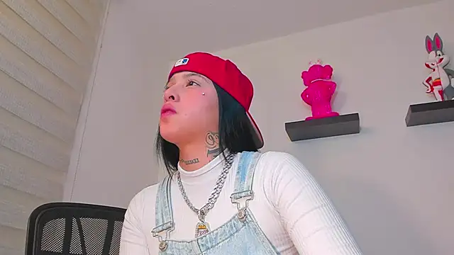 Gangster Girl online show from December 2024 12:19:01 AM