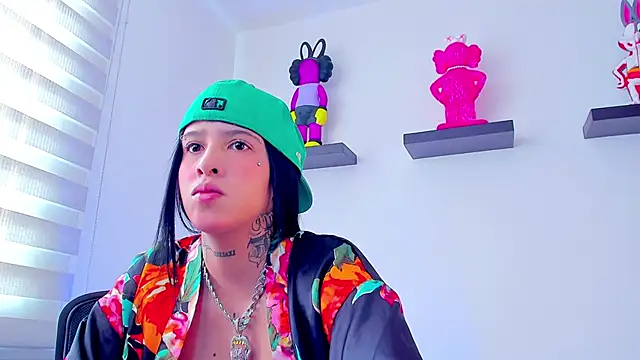 Gangster Girl online show from December 2024 02:15:01 PM