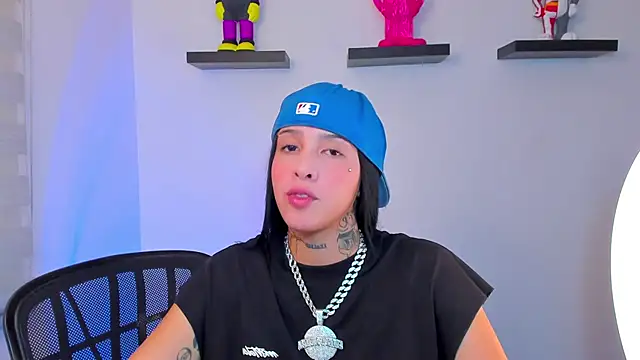 Gangster Girl online show from December 2024 10:08:02 PM