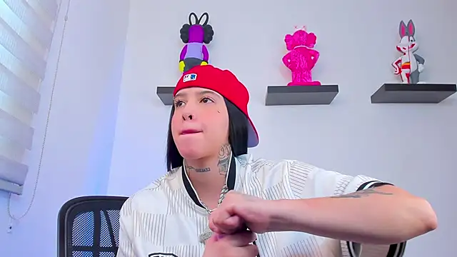 Gangster Girl online show from December 2024 01:17:02 PM