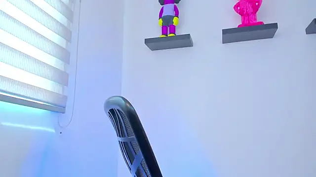 Gangster Girl online show from December 2024 06:38:02 PM