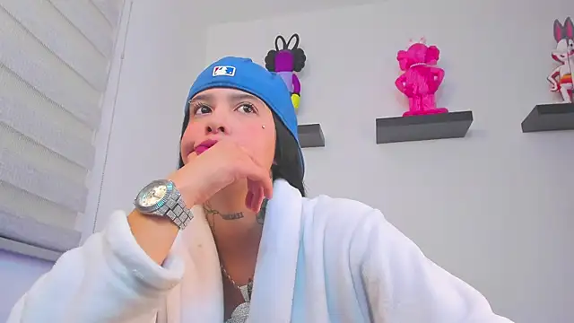 Gangster Girl online show from December 2024 12:54:01 AM