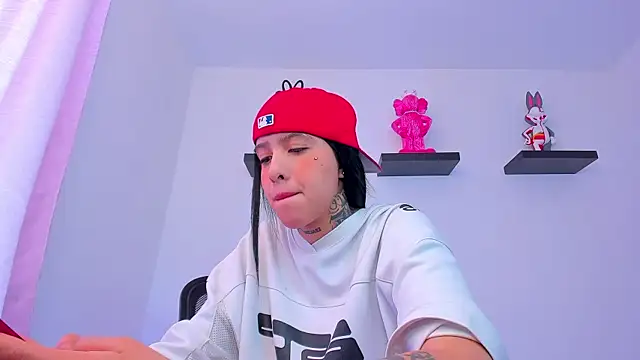 Gangster Girl online show from February 2025 04:58:01 PM