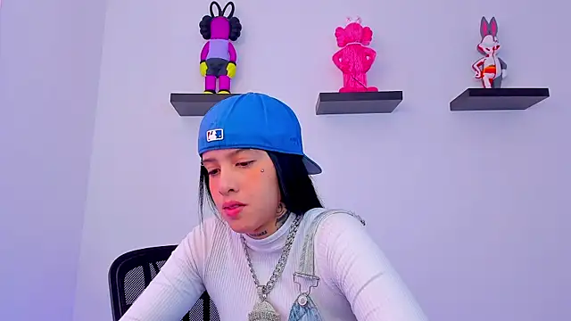 Gangster Girl online show from February 2025 05:29:01 PM