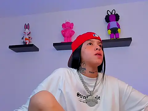 Gangster Girl online show from February 2025 12:41:02 AM