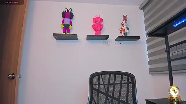 Gangster Girl online show from February 2026 08:07:02 PM