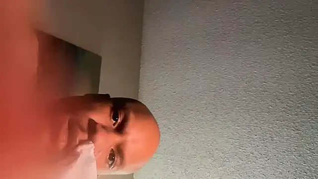 Snapshot of SexxyreddMale chatting on January 2025 05:59:02 AM SexxyreddMale online show from January 2025 05:59:02 AM