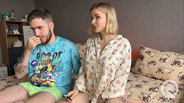 Adelovenick online show from December 2024 09:27:01 AM