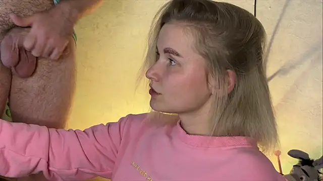 Adelovenick online show from March 2025 07:46:02 PM