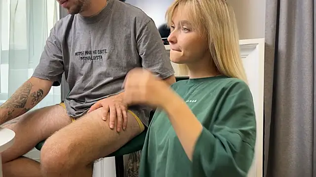 Adelovenick online show from September 2025 08:36:02 AM