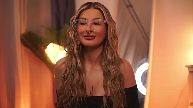 AvaShayy online show from March 2025 12:20:01 AM