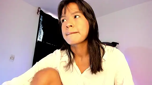 meganthompsonn22 online show from March 2026 12:09:01 PM