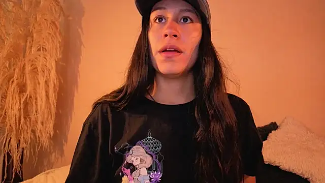 EmiGomez  online show from December 2025 12:56:01 PM