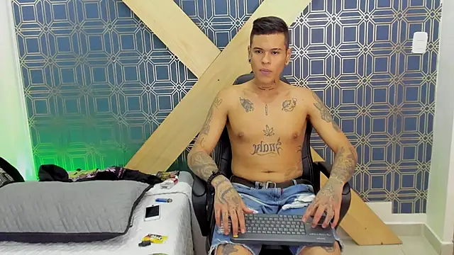 jamesinked  online show from December 2024 04:35:02 PM