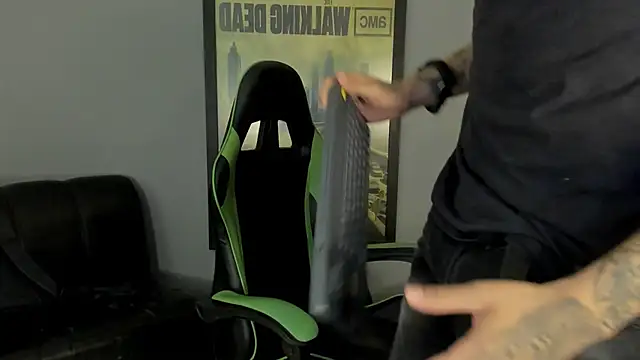 jamesinked  online show from February 2025 06:37:01 PM