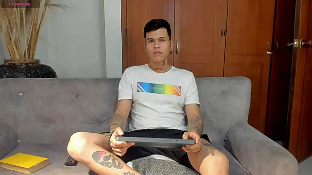 jamesinked  online show from November 2025 01:26:02 AM