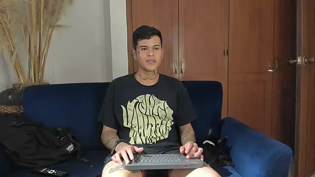 jamesinked  online show from November 2025 04:01:02 AM