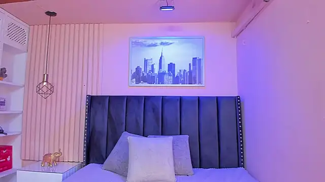 viiolett lee online show from January 2025 08:35:01 PM