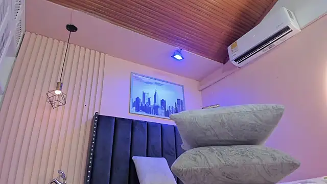 viiolett lee online show from April 2026 08:09:02 PM