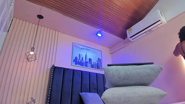 viiolett lee online show from April 2026 08:45:02 PM