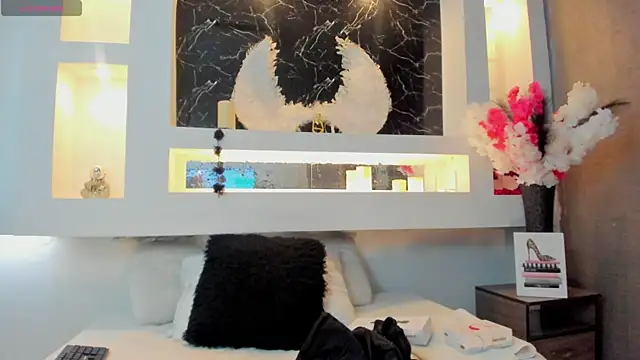 Cinthya mjs online show from October 2025 12:00:02 PM