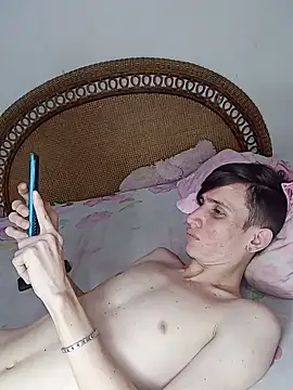 Milfvalesk online show from February 2025 05:16:02 PM