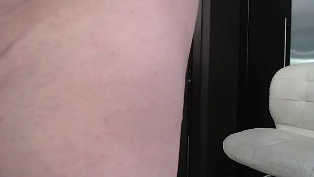 Snapshot of Toy-Daddy chatting on September 2025 03:45:01 PM Toy-Daddy online show from September 2025 03:45:01 PM