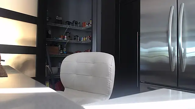 Snapshot of Toy-Daddy chatting on October 2025 01:17:02 PM Toy-Daddy online show from October 2025 01:17:02 PM